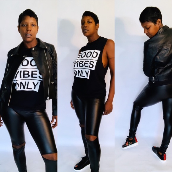 GOOD VIBES ONLY MUSCLE TEE - Picture 4 of 6